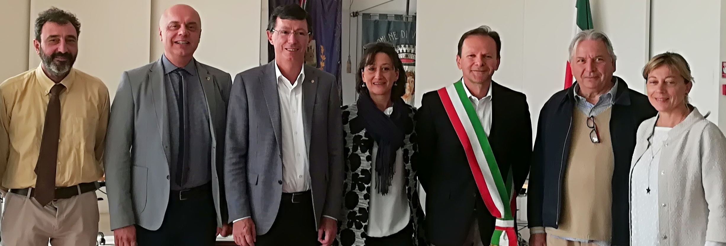 Lions, donati 2mila euro alle famiglie in difficoltà