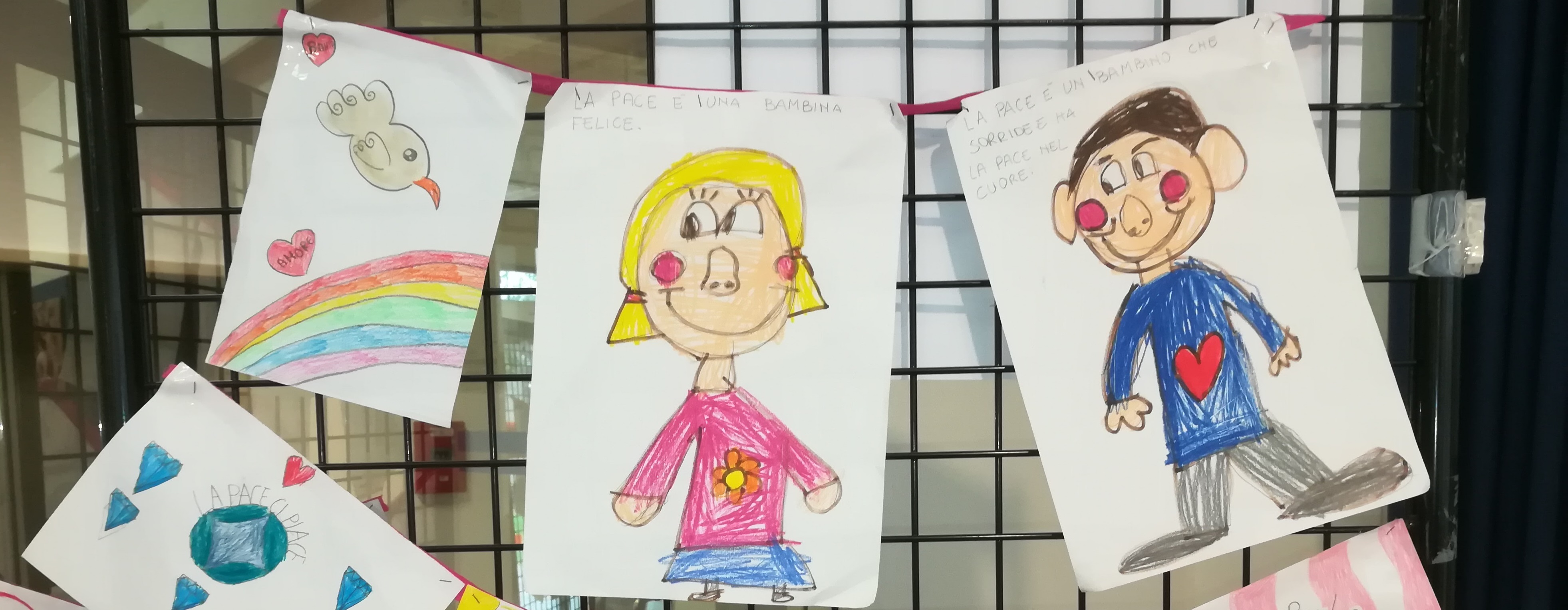 "La pace ci piace", i disegni dei bambini in municipio